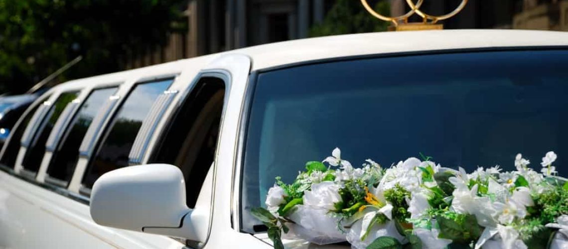 why-hire-a-limo-service-for-your-wedding